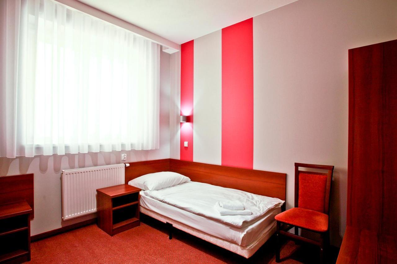 Hotell Chabrowy Dworek 3*